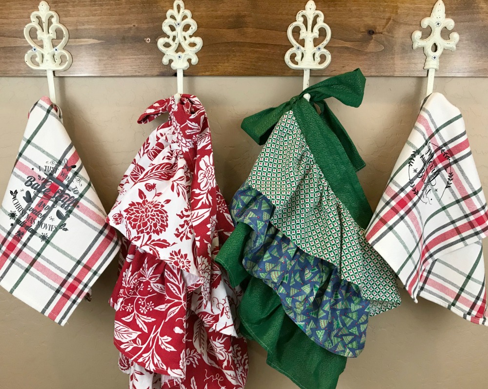 Nostalgic Farmhouse Christmas Aprons & Towels | blowingawayoutwest.com - Tutorial for Farmhouse Christmas (or any occasion) ruffled aprons and fun Christmas towels #holidaybaking #farmhouseapron #Christmasapron #christmastowels #12daysofChristmas