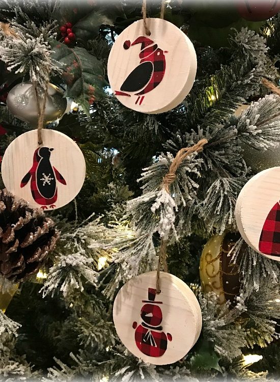 Scandinavian Wood Ornaments : Buffalo Check Ornaments | blowingawayoutwest.com - DIY Buffalo check and wooden Scandinavian Woodland Friends Christmas Tree Ornaments #scandinavianchristmas #christmascraft #buffalocheckchristmastree #buffalocheckchristmas #buffalocheckdiy #diyornaments #12daysofChristmas