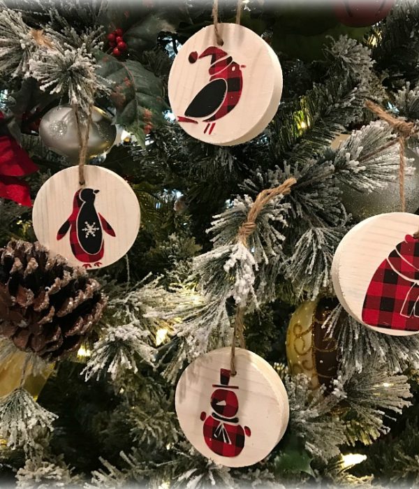 Scandinavian Wood Ornaments : Buffalo Check Ornaments | blowingawayoutwest.com - DIY Buffalo check and wooden Scandinavian Woodland Friends Christmas Tree Ornaments #scandinavianchristmas #christmascraft #buffalocheckchristmastree #buffalocheckchristmas #buffalocheckdiy #diyornaments #12daysofChristmas