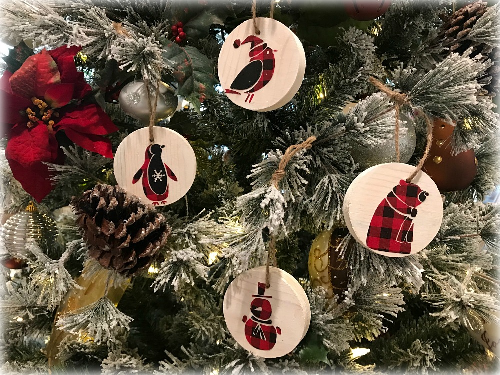 Scandinavian Wood Ornaments : Buffalo Check Ornaments | blowingawayoutwest.com - DIY Buffalo check and wooden Scandinavian Woodland Friends Christmas Tree Ornaments #scandinavianchristmas #christmascraft #buffalocheckchristmastree #buffalocheckchristmas #buffalocheckdiy #diyornaments #12daysofChristmas