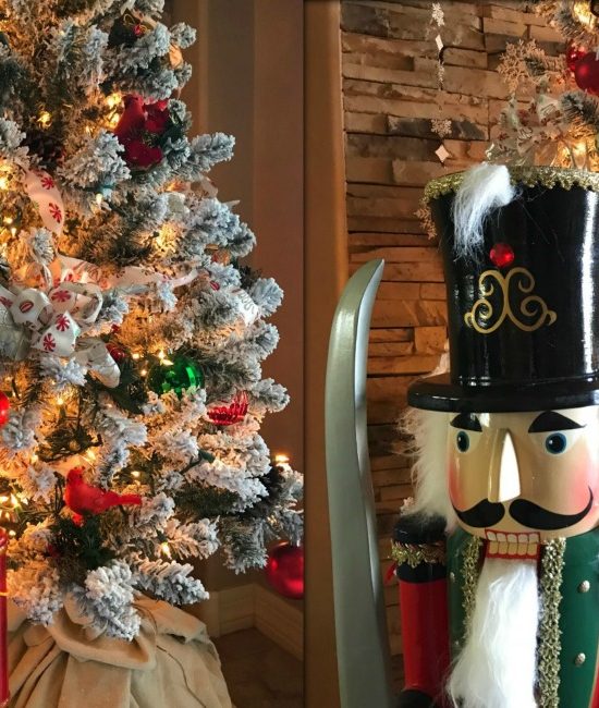 Christmas Tree Design: March of the Toy Soldiers | blowingawayoutwest.com - Toy soldier and woodland forest inspired tree design. #christmastree #christmastreedecorations #christmastreeornaments #nutcracker #holidaytree #christmasdisplay #12daysofchristmas