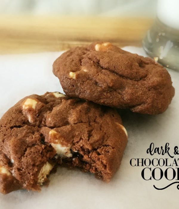 Dark & White Chocolate Chip Cookies | blowingawayoutwest.com - Dark & White Chocolate Chip Cookie Recipe #chocolatechipcookies #darkchocolatecookies #cookierecipe #whitechocolatecookies #12daysofChristmas