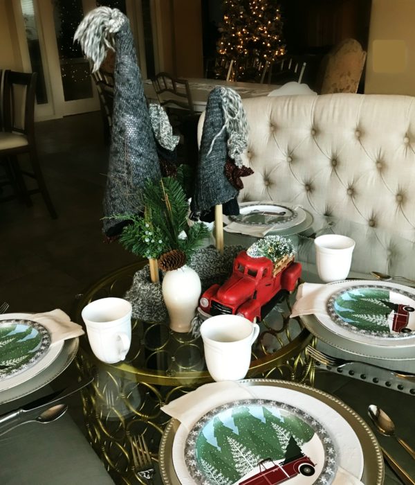 Sweater Weather Holiday Table Setting | blowingawayoutwest.com - Inspiring Sweater Weather Christmas Table setting #christmastabledecor #christmastabledecorations #christmastablescapes #christmastabledecorations #christmastablecenterpiece #sweaterweather #12daysofchristmas #sweatertrees