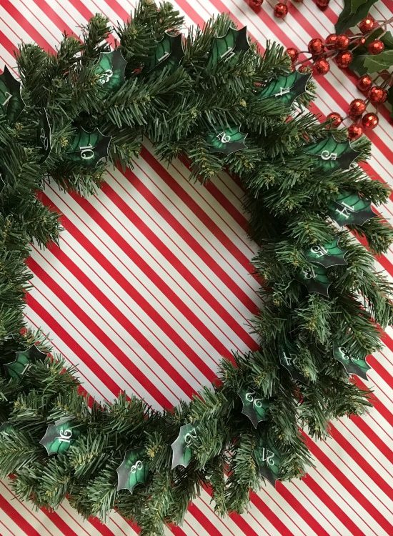 Christmas Advent Calendar Wreath | blowingawayoutwest.com - DIY Christmas Advent Calendar Wreath with Free Project Printables #adventcalendar #christmaswreath #adventcalendarwreath #freechristmasprintable #diywreath #12daysofChristmas