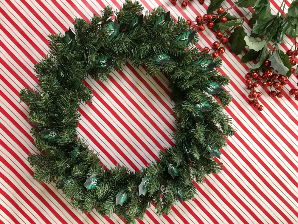 Christmas Advent Calendar Wreath | blowingawayoutwest.com - DIY Christmas Advent Calendar Wreath with Free Project Printables #adventcalendar #christmaswreath #adventcalendarwreath #freechristmasprintable #diywreath #12daysofChristmas