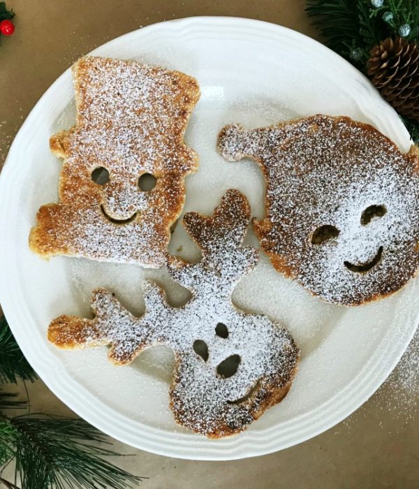 Ho Ho Holiday Pancakes | blowingawayoutwest.com - Molded Christmas Pancakes, perfect for a holiday brunch #christmaspancakes #holidaypancakes #christmaspancakesforkids #christmasmorningbreakfast #12daysofChristmas