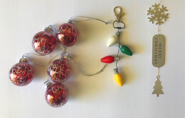 Christmas Stocking Charms | blowingawayoutwest.com - Easy DIY Christmas Stocking Charms and Embellishments #christmasstockingcharms #christmaststockingembellishments #christmasstockingideas #christmascrafts #christmasstockings #12daysofChristmas #deckthehome #deckthehomebloghop #christmascharms #christmasdiy