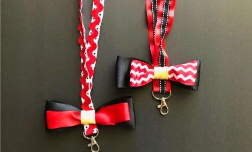 10-Minute DIY Disney Lanyards: Easy to make Mickey Mouse Lanyards | blowingawayoutwest.com -Make Your Own Event Lanyards. #diylandyards #eventlanyards #mickeymouselanyard #disneylanyards #10MinuteProject #makealanyard #disneylandprojects