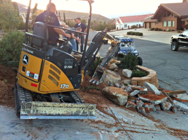 Excavator work for the dig out