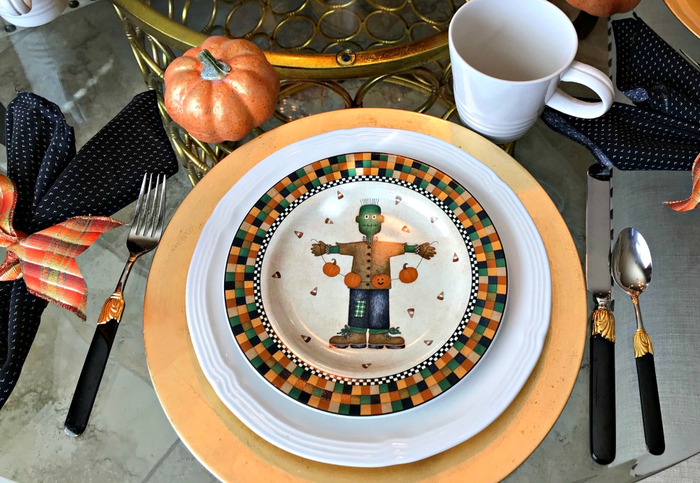 Quick and Easy Halloween Table Setting