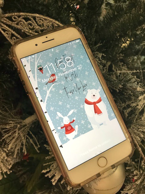 Forest Friends FREE Christmas Printables | blowingawayoutwest.com - Christmas free downloadable set of 8x10 prints with bonus phone digital wallpaper #christmasprintable #christmasdigitalwallpaper #christmasprints #gallerywall