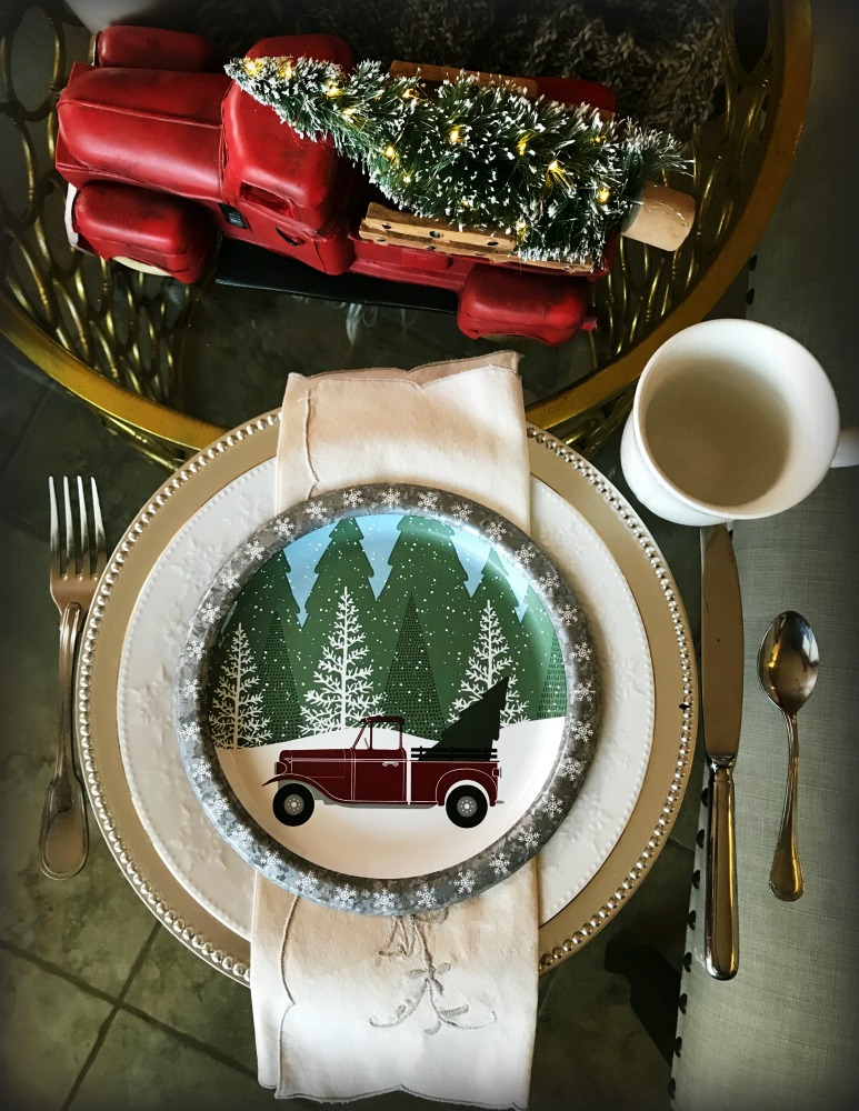Sweater Weather Holiday Table Setting | blowingawayoutwest.com - Inspiring Sweater Weather Christmas Table setting #christmastabledecor #christmastabledecorations #christmastablescapes #christmastabledecorations #christmastablecenterpiece #sweaterweather #12daysofchristmas #sweatertrees