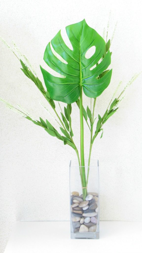 DIY Floral Arrangements the Easy Way: Get your FREE Floral Design Cheat Sheet | blowingawayoutwest.com -Simple, fast methods for creating floral arrangements #flowerarranging #floralarrangements #easyflorals #easycenterpiece #floraldesign #silkflowers