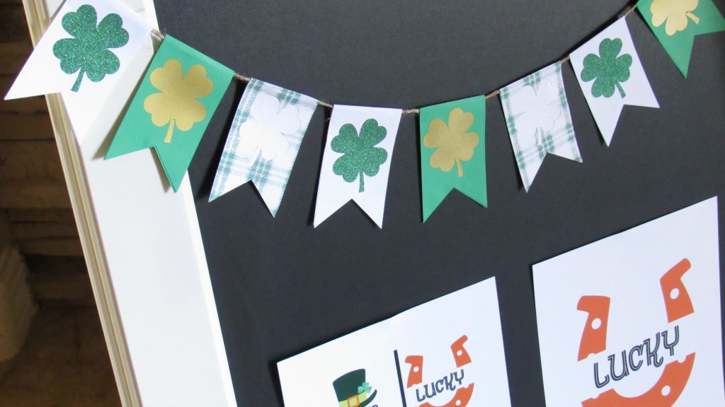 Free St Patrick's Day Printables and Gift Tags: Charming St Patrick's Day Printables | blowingawayoutwest.com - Lucky and Charmed Gift Tags and Printables. #stpatricksdayprintable #freesprintable #freestpatricksdayprintable #freeluckygifttags #gifttagstoprint