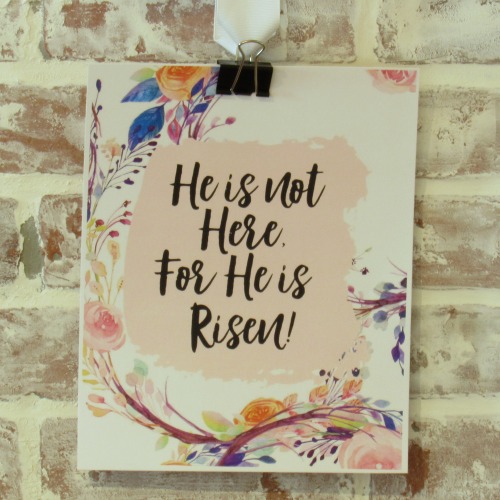 Free Easter Scripture Printables: Easter Scriptures Printable Art and Gift Cards | blowingawayoutwest.com - Easter Christian Cards and Printables. #easterprintable #freesprintable #freeeasterprintable #freeeastercards #gifttagstoprint #scriptureprintables